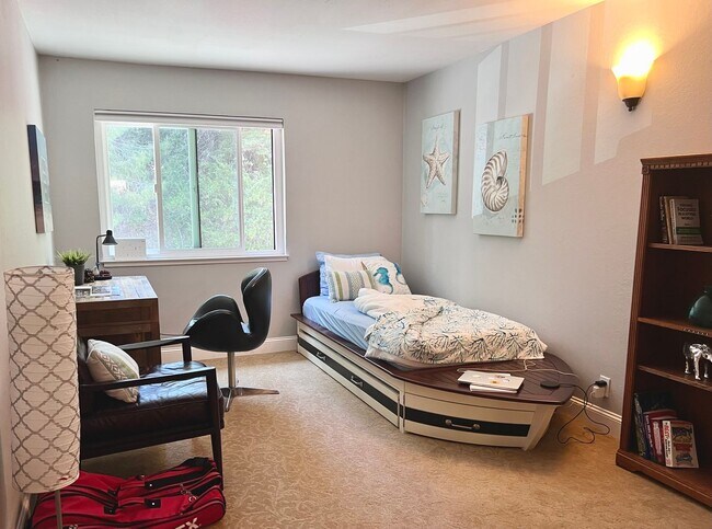 Foto del edificio - 3BD/2BA – Updated Condo in Coveted Downtow...