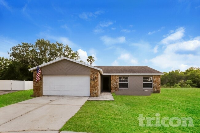 Building Photo - 1020 Red Oak Cir