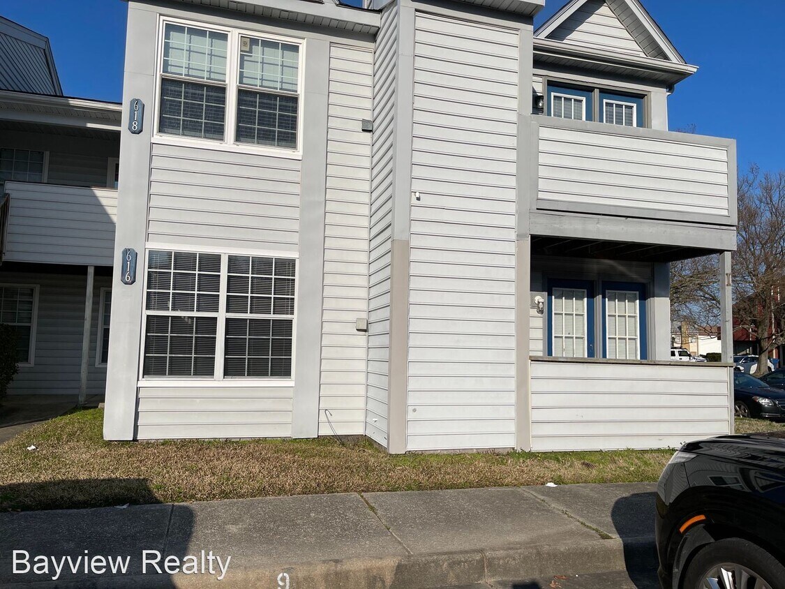 2 Br 2 Bath House 616 Waters Dr House For Rent In Virginia Beach Va Apartments Com