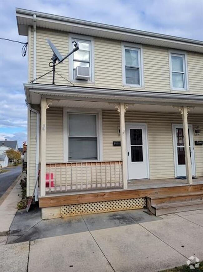 Building Photo - 46 N Chestnut St