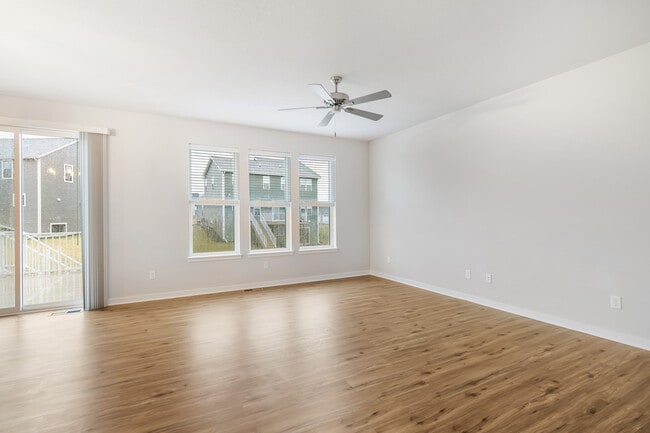 Building Photo - 670 Lambert Dr