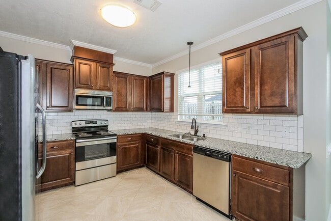 Foto del edificio - 1156 Rosland Cir