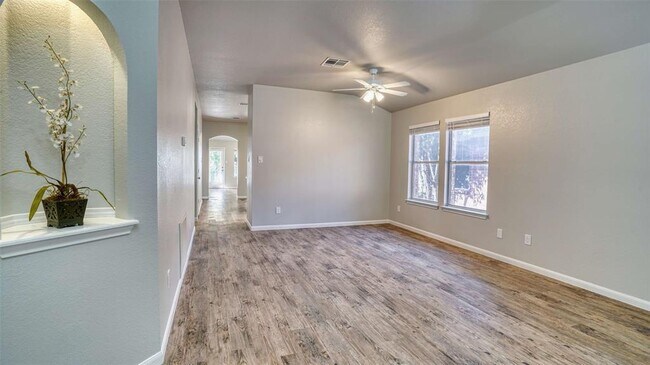 Foto del edificio - 711 House Creek Dr