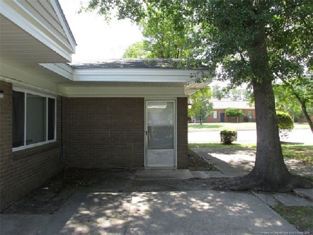 Primary Photo - 2135 Woodbine Ave
