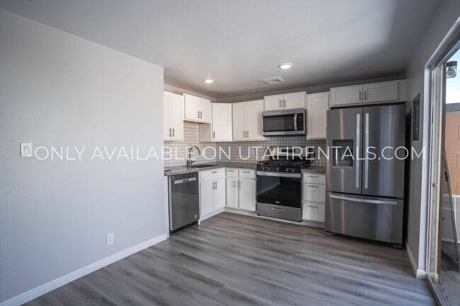 Building Photo - 1434 Lancelot Dr