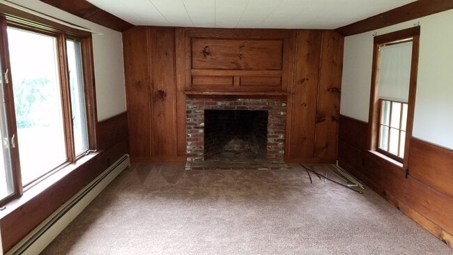 Building Photo - 2 Bed, 1 Bath Ranch on Beautiful Property