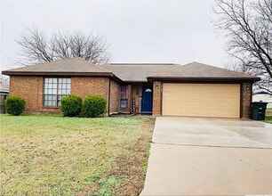 Building Photo - 2102 Westcliff Rd