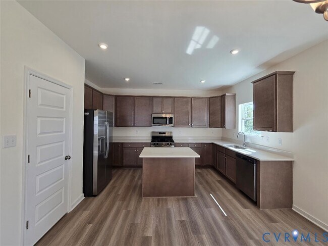 Foto del edificio - 3817 Kinalin Ln