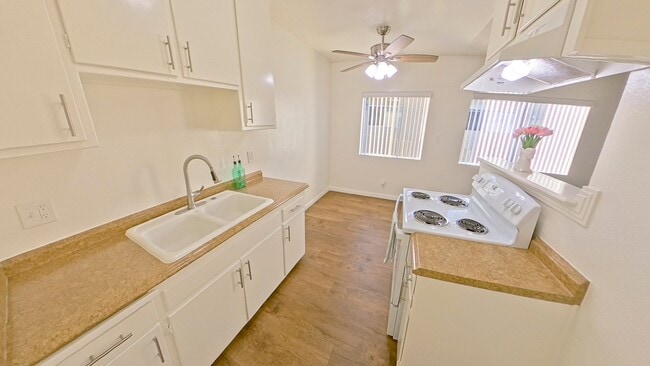Photo - 16220 Cornuta Ave (Bellflower, CA) Apartment
