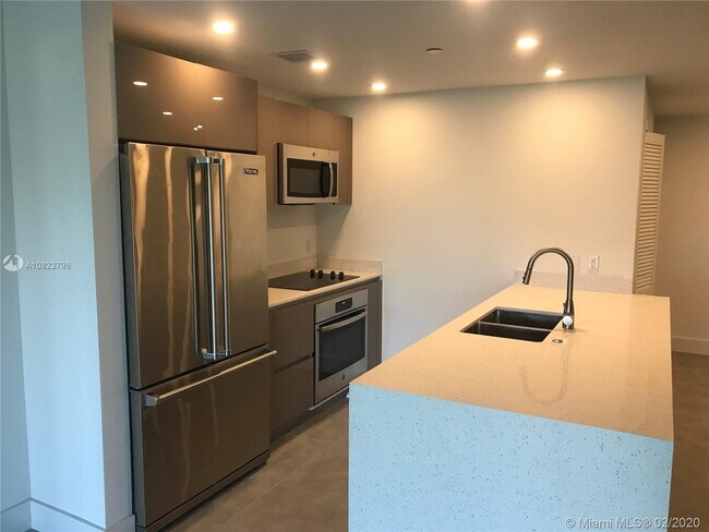 Foto del edificio - 13800 Highlands Dr