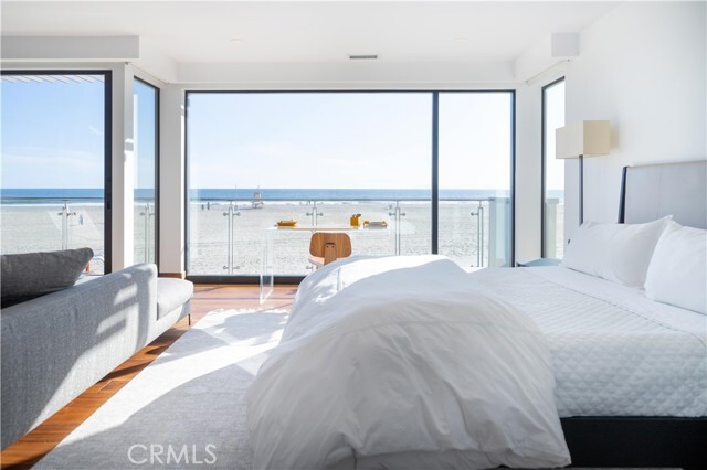 Building Photo - 7104 W Oceanfront