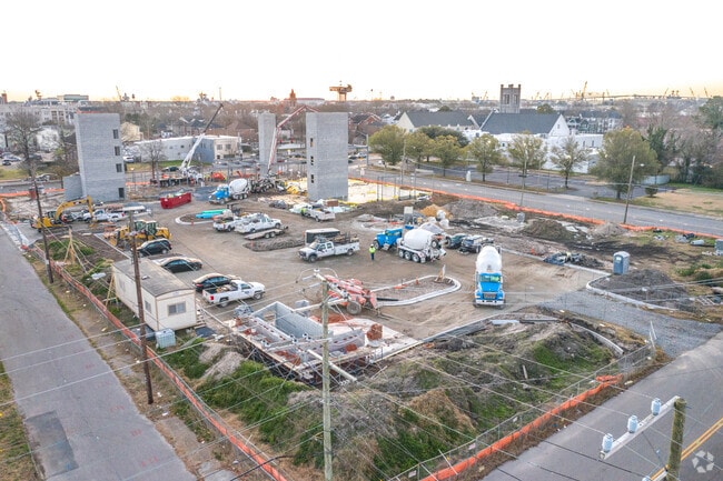 Building Photo - Holley Pointe