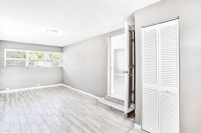 Building Photo - 3 br, 1 bath House - 1786 Lauderdale Manor Dr