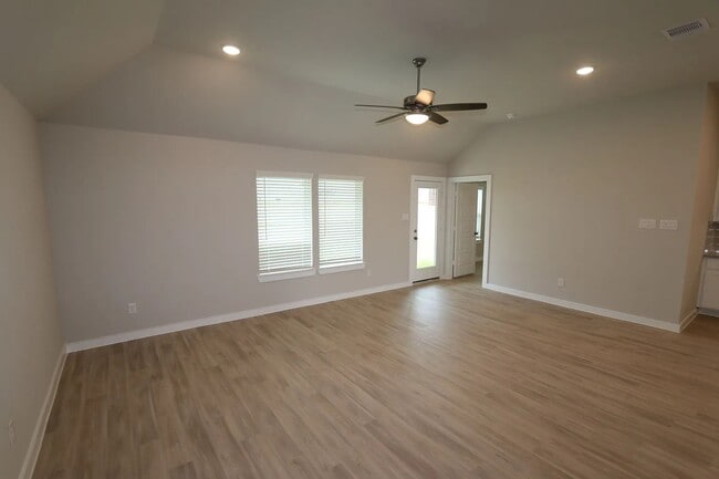 Building Photo - 4961 Perennial Ln