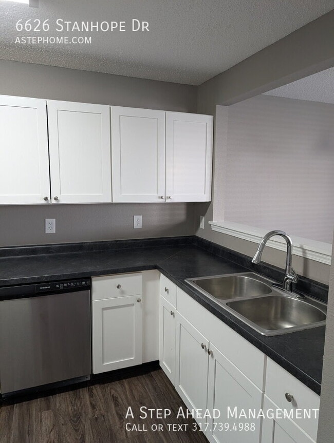 Foto del edificio - 6626 Stanhope Dr