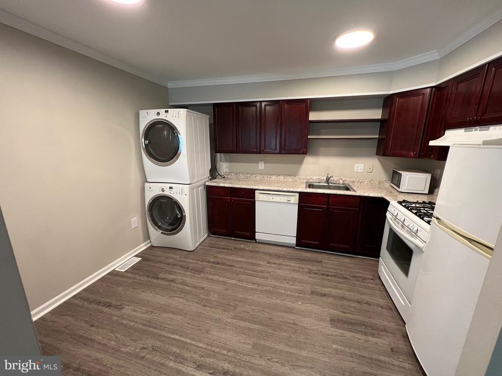 Foto principal - 18402 Cedar Dr
