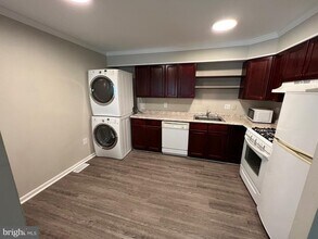 Building Photo - 18402 Cedar Dr
