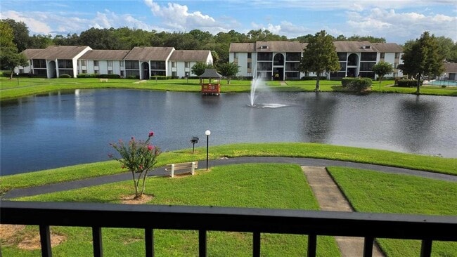 Foto del edificio - 8215 Sun Spring Cir