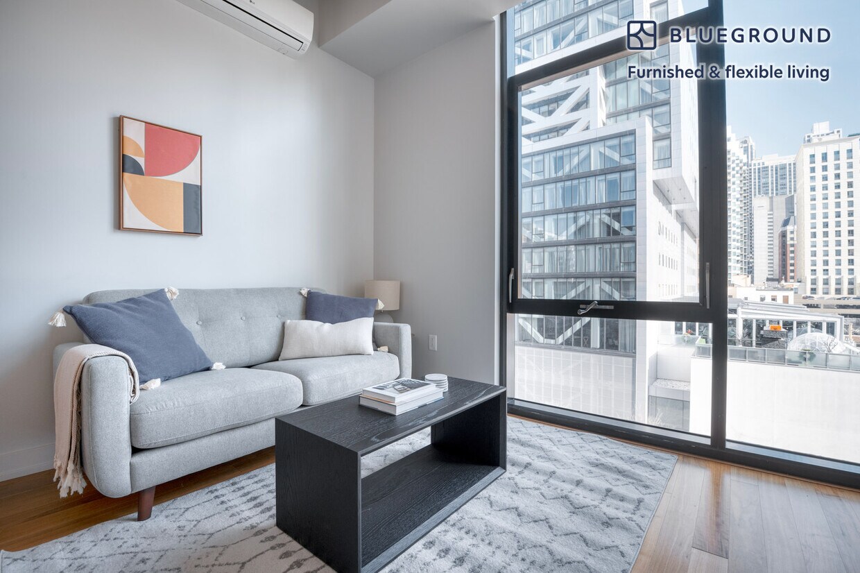 Foto principal - 676 N La Salle St