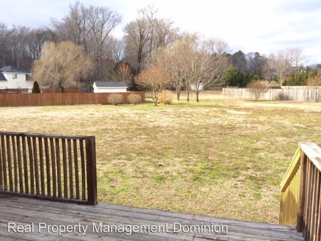 Building Photo - 100 Hemlock Ct