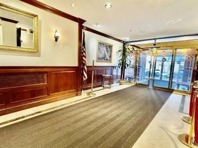 Foto del edificio - 10 Huron Ave