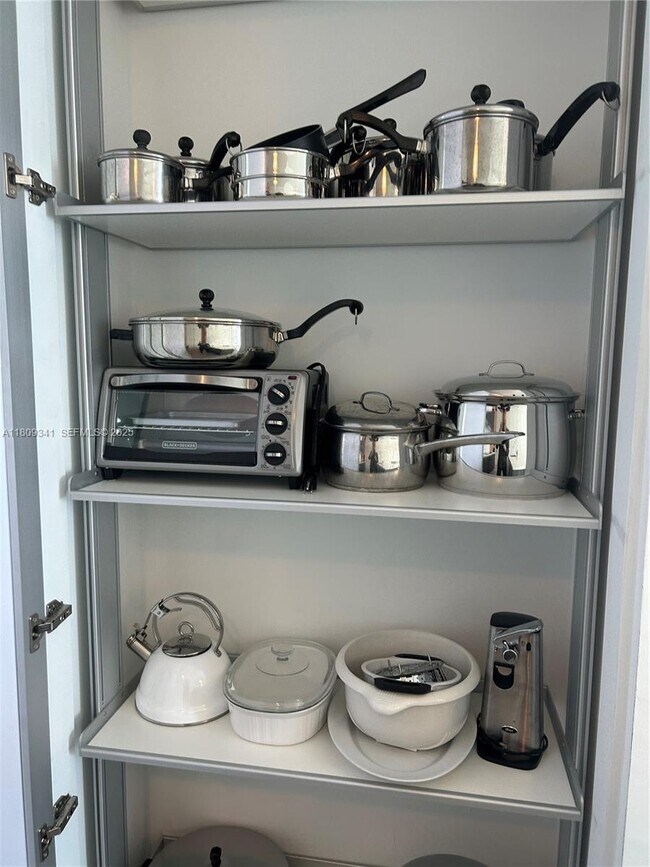 Foto del edificio - 300 S Biscayne Blvd