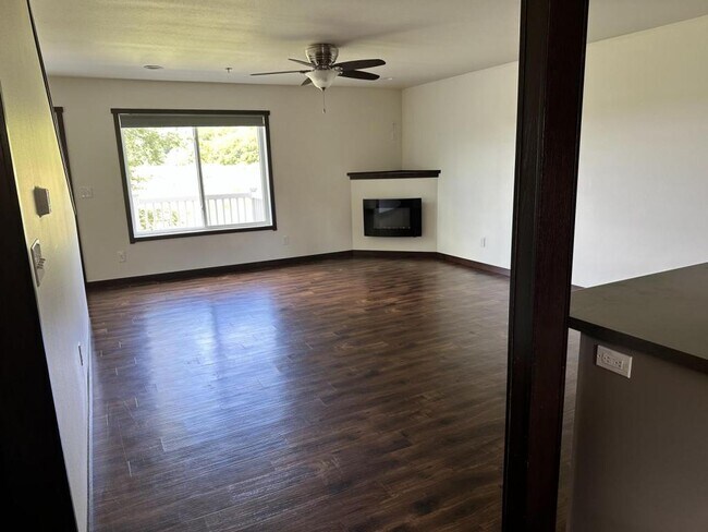 Foto del edificio - 615 McHugh Rd