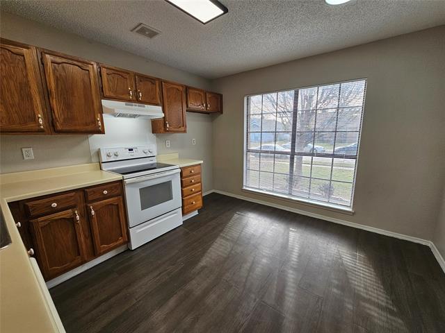 Building Photo - 824 Bailey Dr