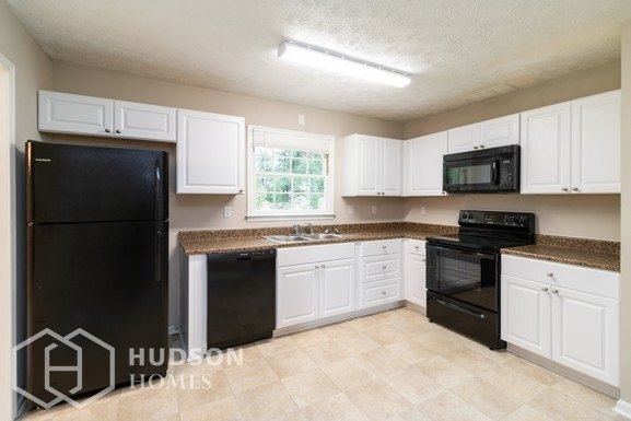 Foto del edificio - NOW AVAILABLE! - 2300 NOAHS ARK RD, JONESB...