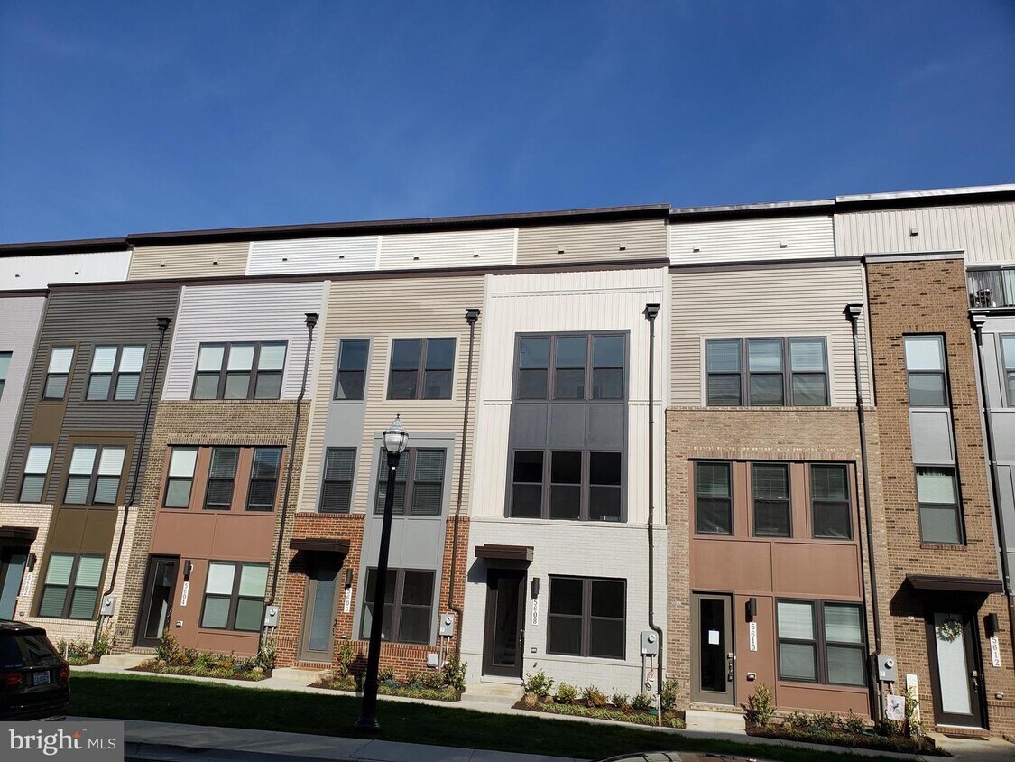 5608 Alpha Rdg Ave, Hyattsville, MD 20782 Townhome Rentals in