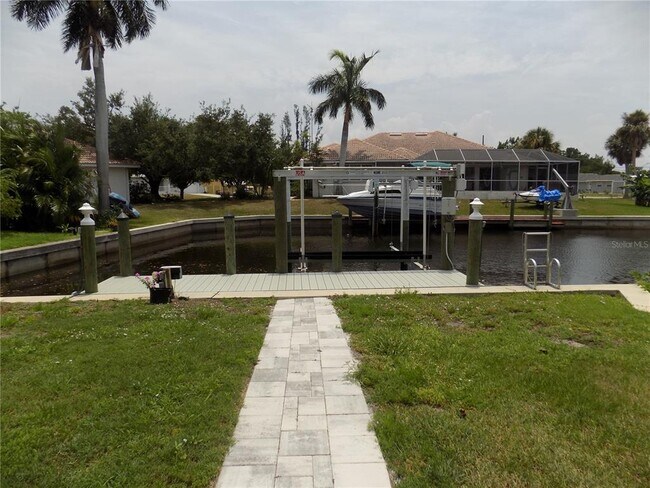 Building Photo - 329 Bayridge Pl
