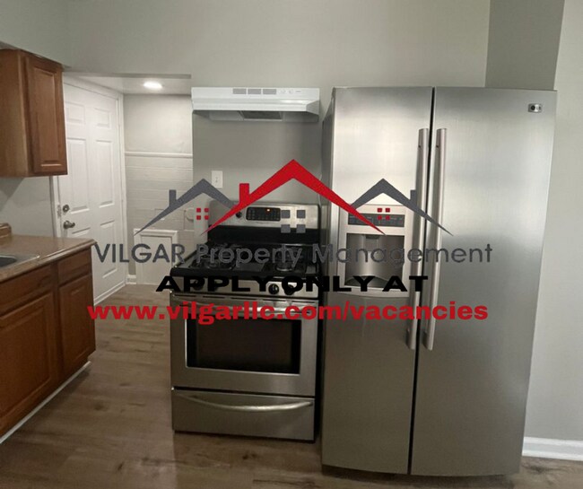 Foto del edificio - This spacious home offers plenty of room f...
