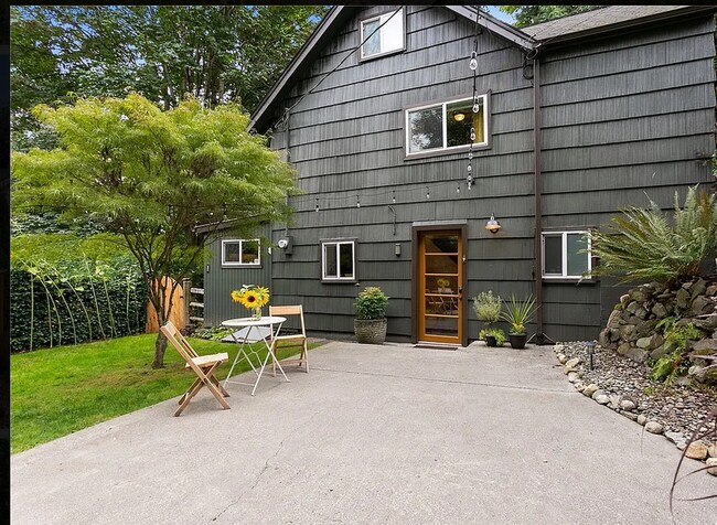 Foto del edificio - 10746 Densmore Ave N
