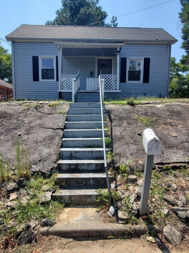Building Photo - 512 Peach St