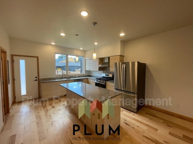 Foto del edificio - 1855 S 3rd St W