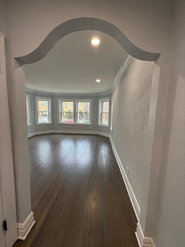 Foto del edificio - 2827 W Lunt Ave