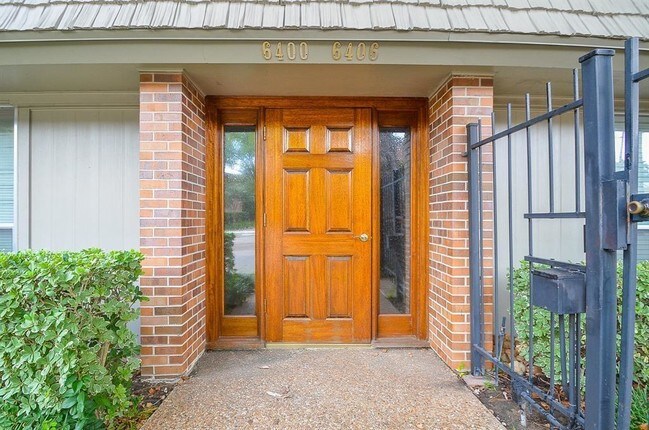 Foto del edificio - 6404 Bayou Glen Rd