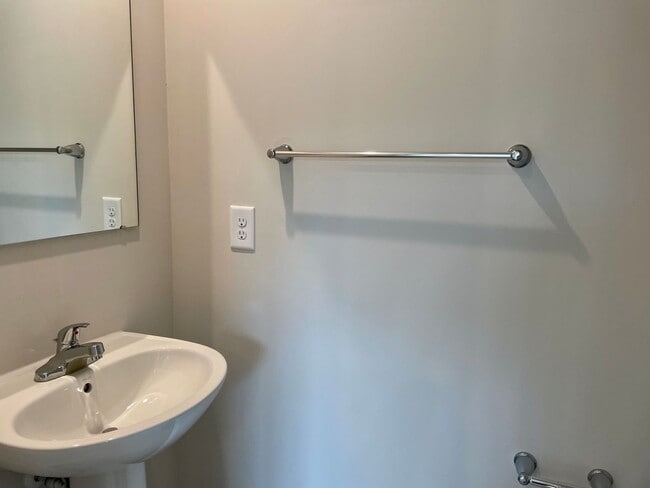 Foto del edificio - Gorgeous Locust Thicket Townhome