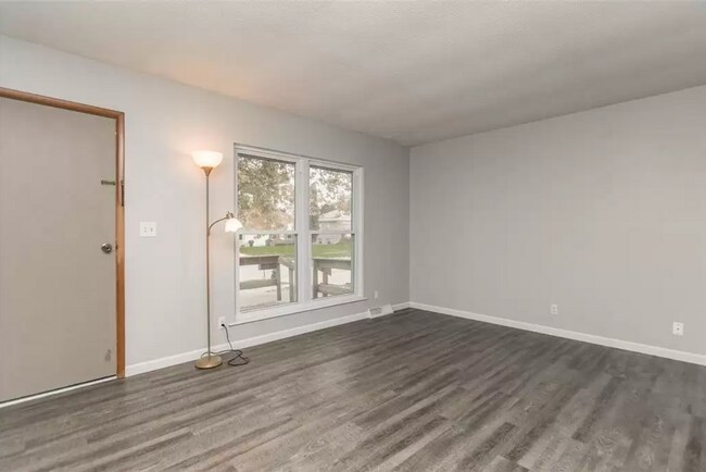 Building Photo - 226 Norwick Rd SW