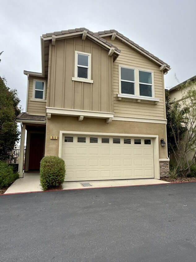 Foto principal - 311 Oak Hill Rd