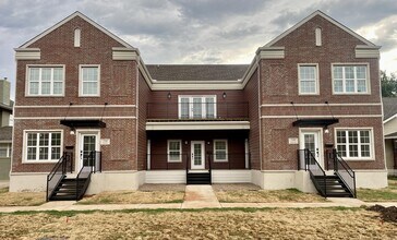 Building Photo - 719 Deans Row Ave