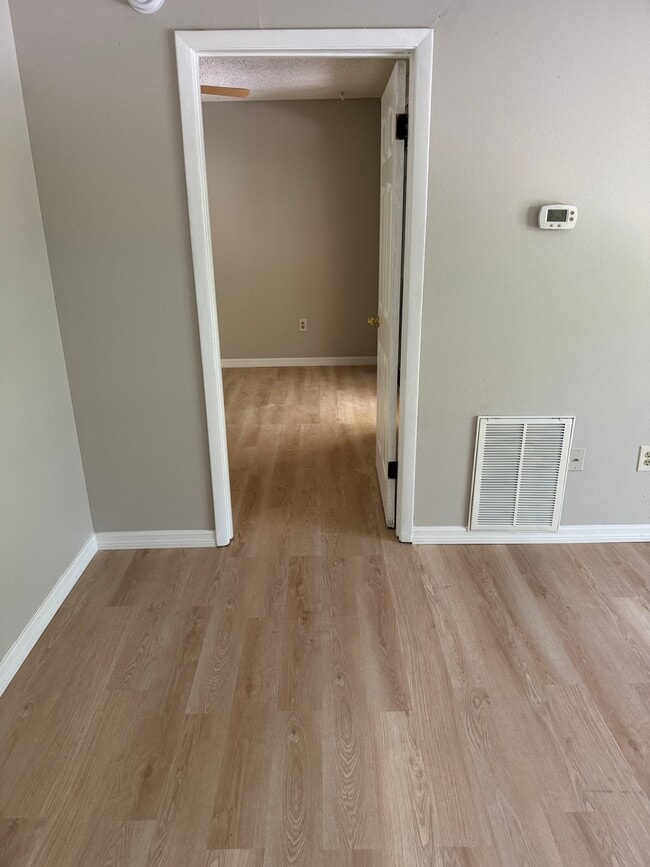 Building Photo - 225 S Tropical Trail