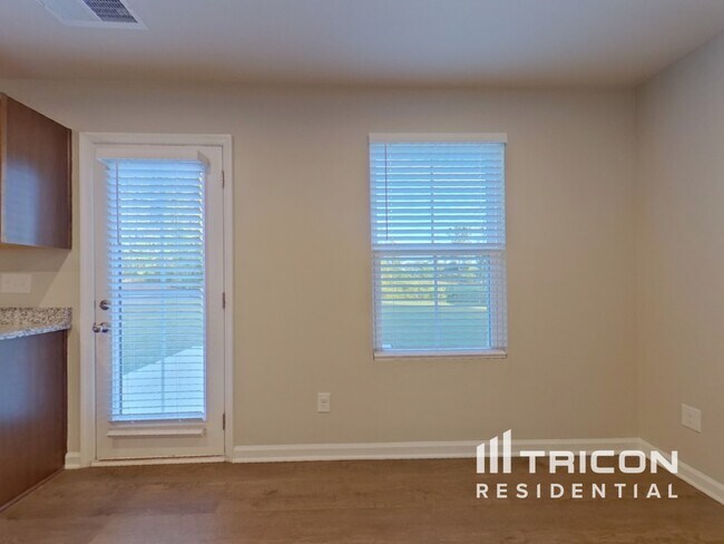 Building Photo - 8920 Celtic Dr