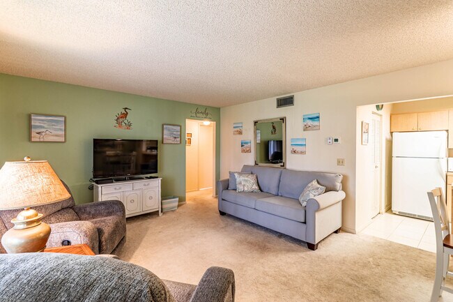 Foto del edificio - 317 Knotty Pine Cir