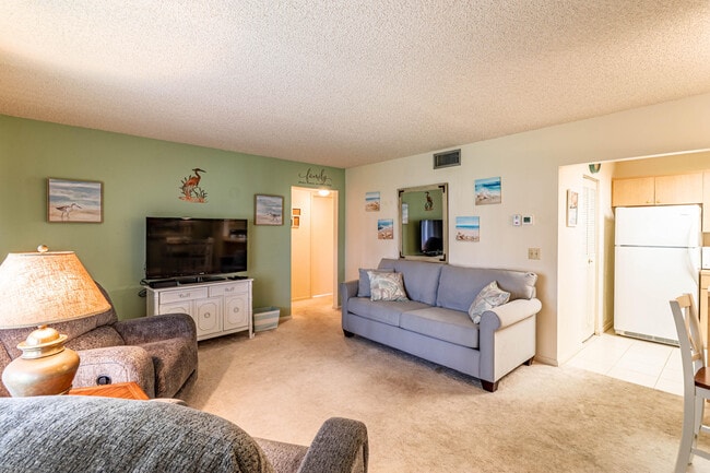 Building Photo - 317 Knotty Pine Cir
