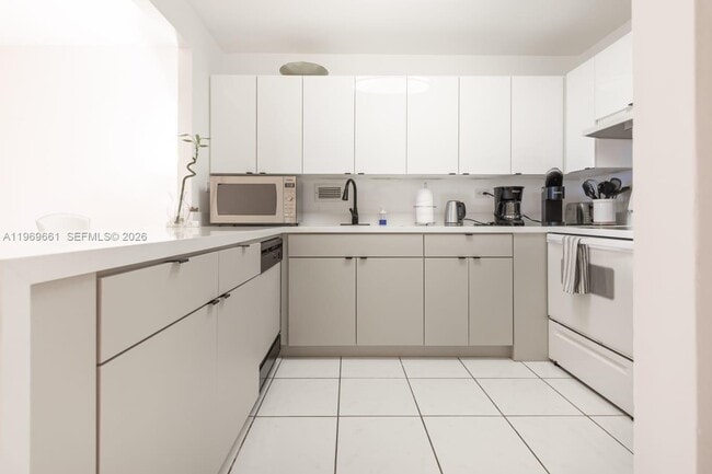 Foto del edificio - 2301 Collins Ave