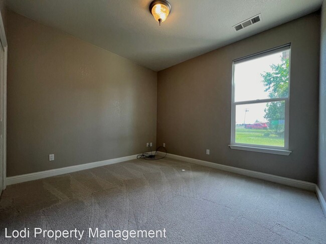Building Photo - 3 br, 2.5 bath House - 8312 E Orchard Rd