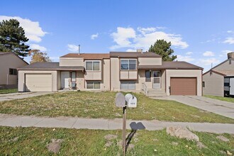 Building Photo - 5492 Lilac Ave