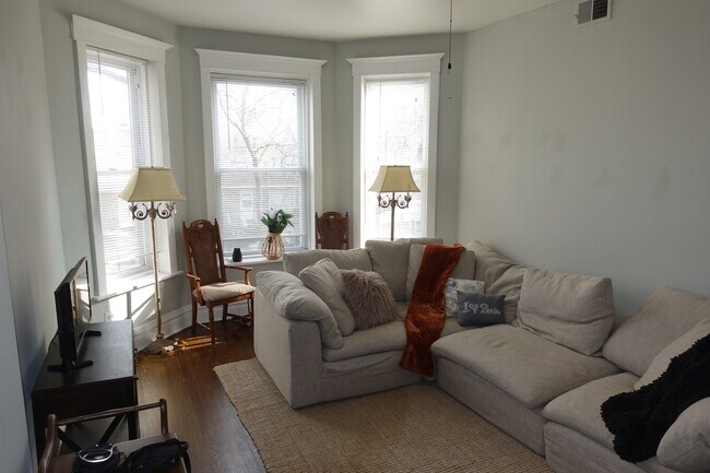 Foto del edificio - 3572 W Cortland St
