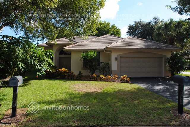 Building Photo - 4945 Pine Tree Dr